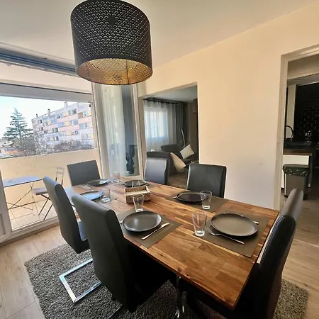 Ariane - 4-6p - Near Spacial Center & Metro شقة