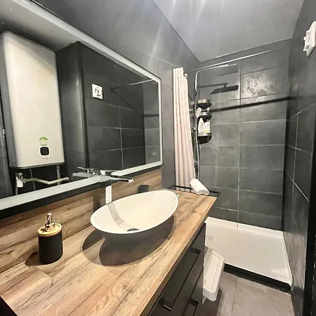 Apartment Ariane - 4-6p - Near Spacial Center & Metro