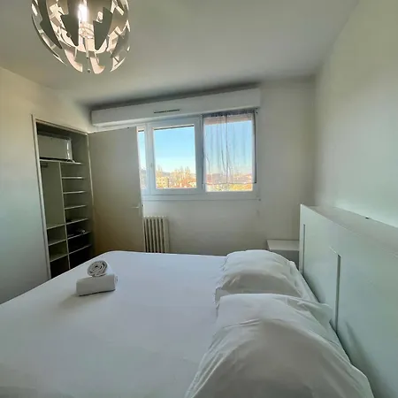 Ariane - 4-6p - Near Spacial Center & Metro Apartment *